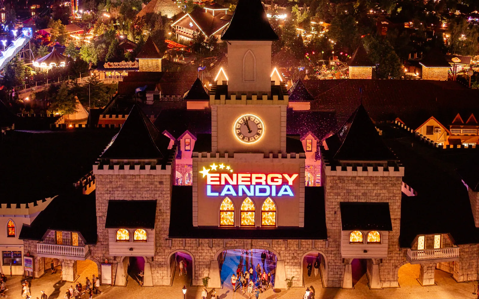 Energylandia nocą